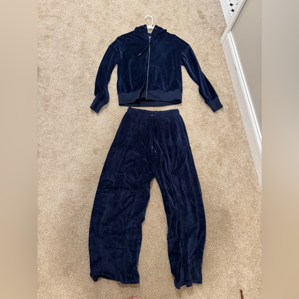 Universal Thread Dark Blue Velour Jogger Set